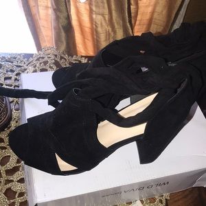 Wild pair sexy heels size 9 faux suede NIB.